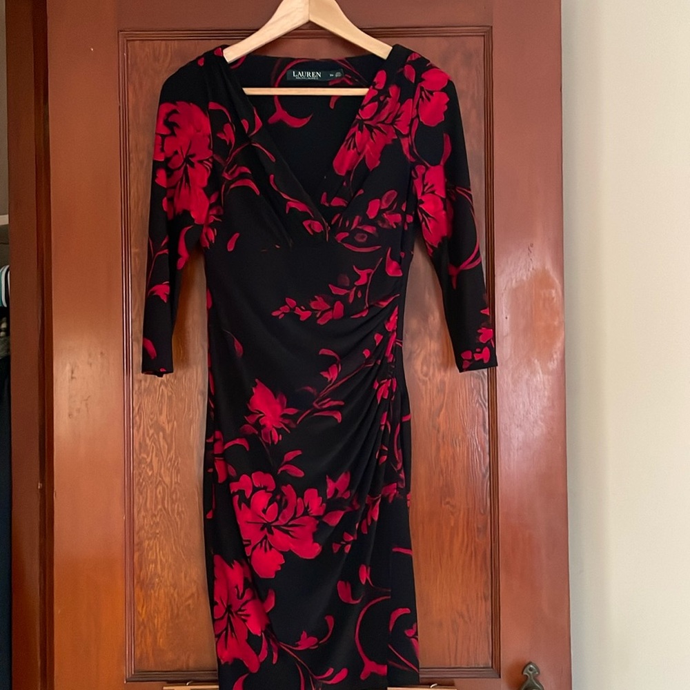 Ralph Lauren v-neck faux wrap dress. 3/4 sleeve. black red floral. true size 2p